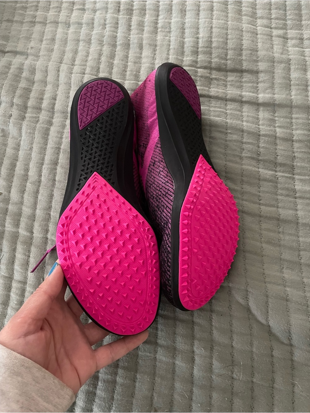 Brooks Women's Pink & Black Lightweight shoes - Picture 3 of 5